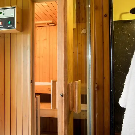 Adriano Bed & Breakfast 3*