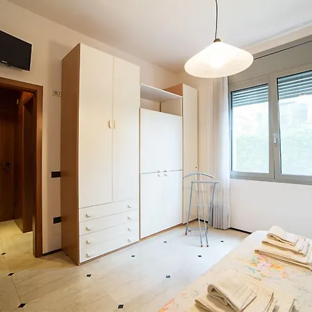 Adriano Bed & Breakfast Desenzano del Garda